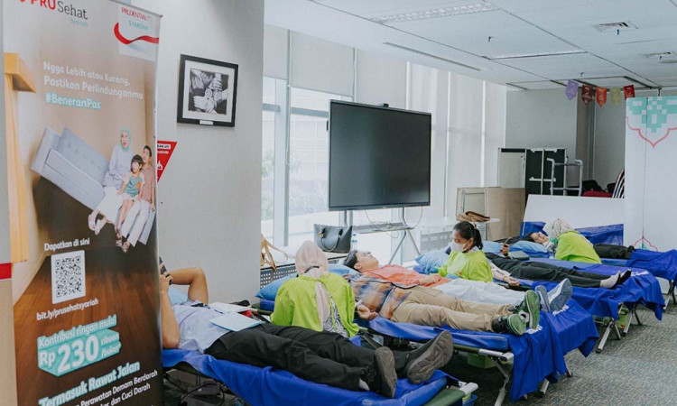 Prudential Syariah Merayakan HUT ke -3 Dengan Donor Darah