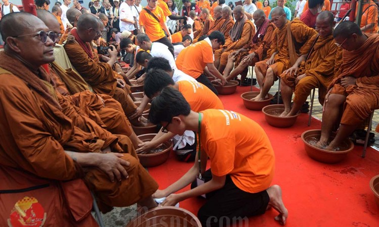 Biksu Gelar Ritual Thudong 2.763 km dari Thailand Menuju Candi Borobudur
