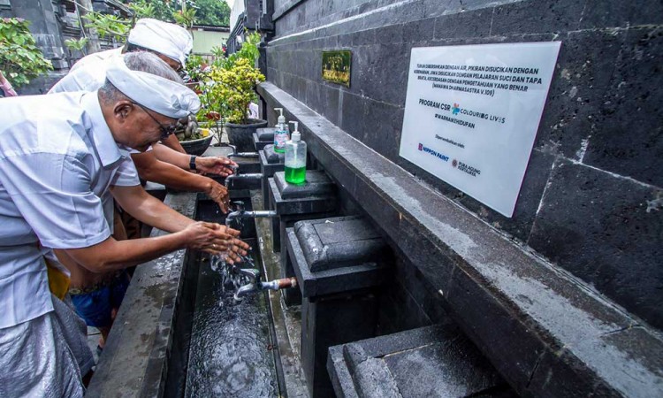 Nippon Paint Melakukan Peremajaan Pura Agung Kertajaya di Hari Raya Kuningan