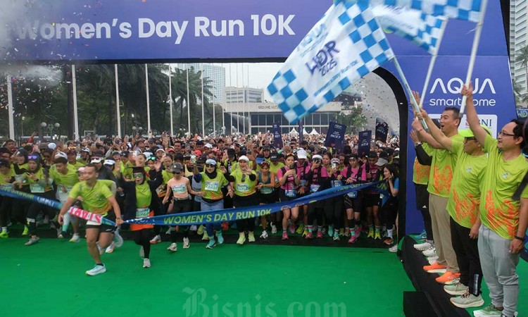 AQUA Elektronik Bersama DPR-MPR Perkuat Komitmen Hidup Sehat Melalui Women's Day Run 10K 2025