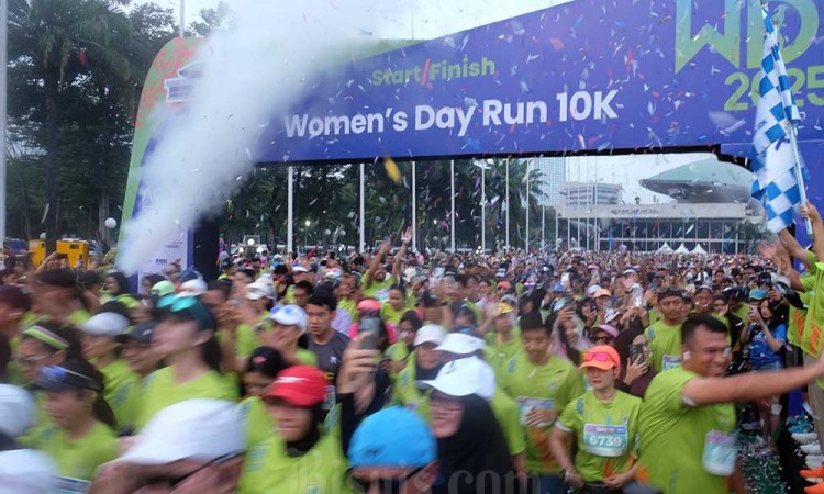 AQUA Elektronik Bersama DPR-MPR Perkuat Komitmen Hidup Sehat Melalui Women's Day Run 10K 2025
