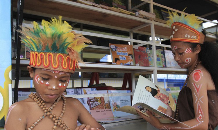 Perayaan Hardiknas di Papua