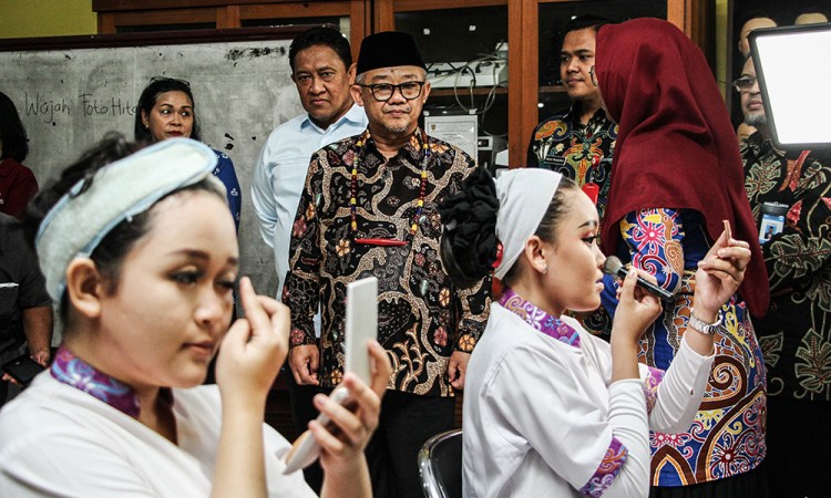 Kunjungan Kerja Mendikdasmen Tinjau Program Keahlian