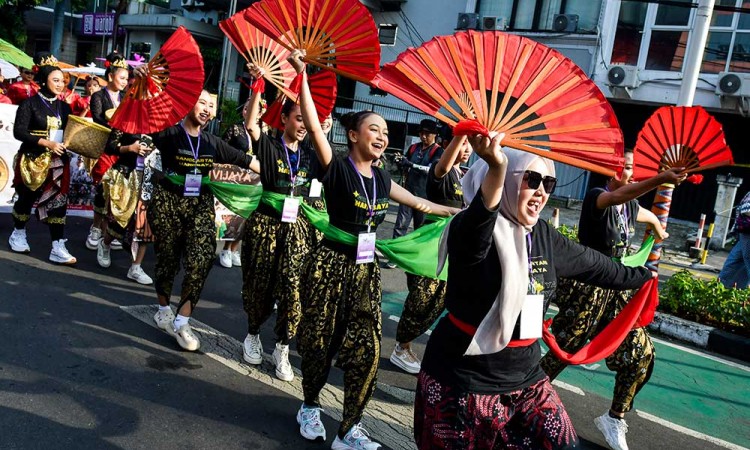 Ribuan Penari Meriahkan Indonesia World Dance Festival 2025