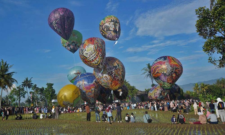 Penerbangan Balon Tradisional di Magelang Meriahkan Perayaan Hari Raya Tri Suci Waisak