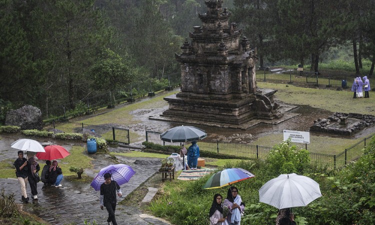 Obyek Wisata Cagar Budaya Candi Gedongsongo
