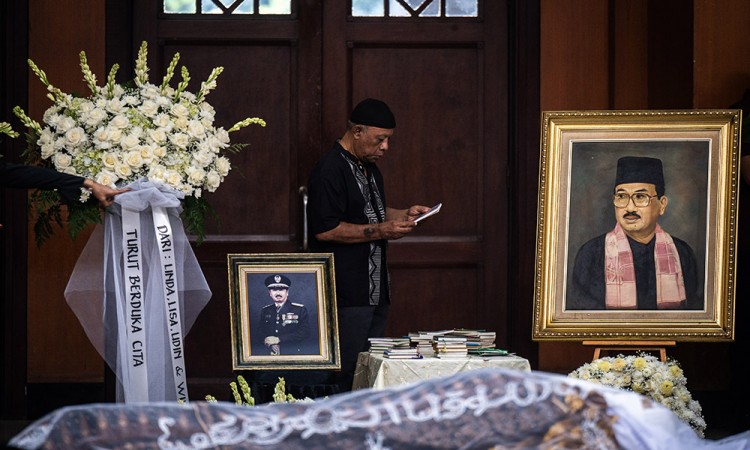 Tokoh Pencak Silat Eddie Mardjoeki Nalapraya Wafat