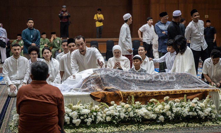 Tokoh Pencak Silat Eddie Mardjoeki Nalapraya Wafat