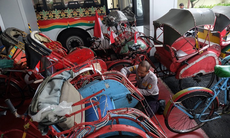 Edukasi Pembayaran Digital Untuk Pengemudi Becak