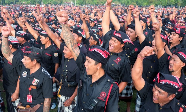 Gelar Agung Pecalang Bali Tolak Ormas dan Premanisme