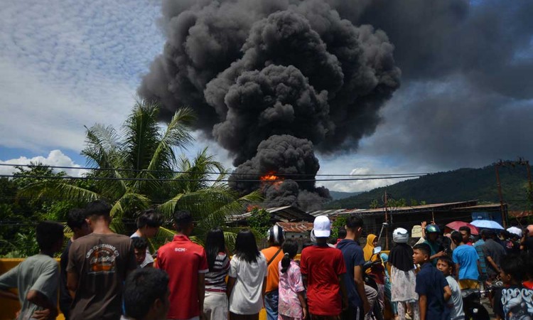 Pabrik Karet PT Teluk Luas di Padang Hangus Terbakar