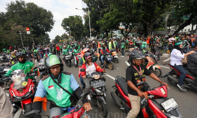 Pengemudi Ojol Gelar Unjuk Rasa Menuntut Penurunan Potongan Biaya Aplikasi