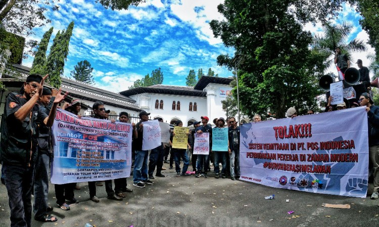 Ribuan Karyawan dan Pensiunan PT Pos Indonesia Gelar Aksi Menuntut Hak-Hak Pekerja