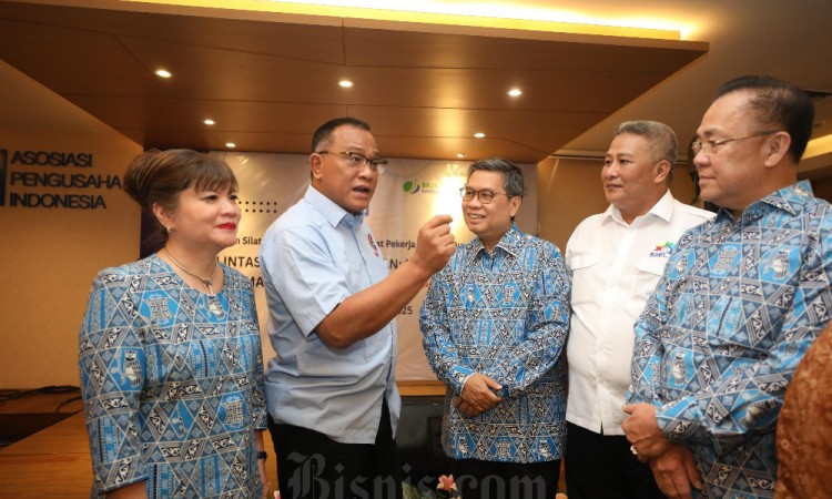 Apindo dan Pimpinan Berbagai Konfederasi Serikat Pekerja Gelar Forum Dialog
