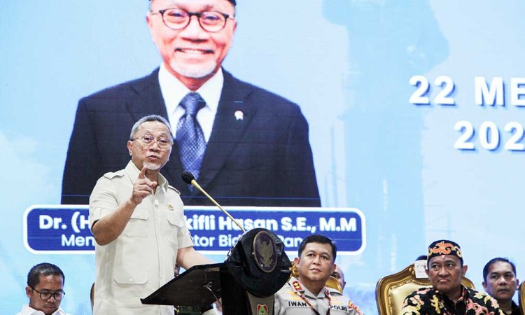 Menko Pangan Zulkifli Hasan Sosialisasikan Prosedur Pembentukan Koperasi Desa Merah Putih