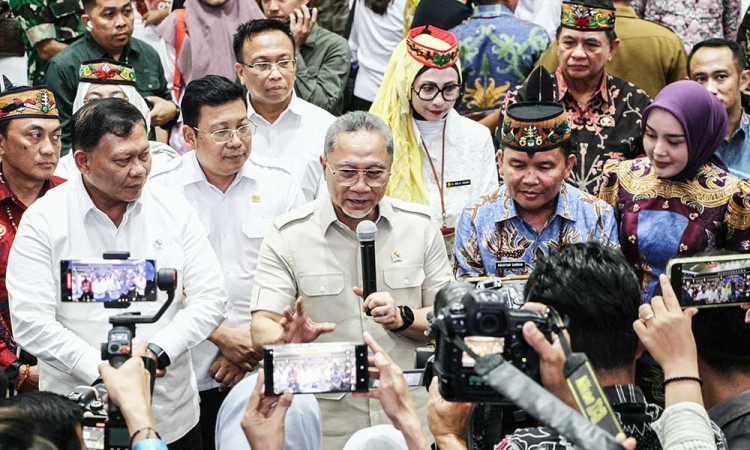 Menko Pangan Zulkifli Hasan Sosialisasikan Prosedur Pembentukan Koperasi Desa Merah Putih