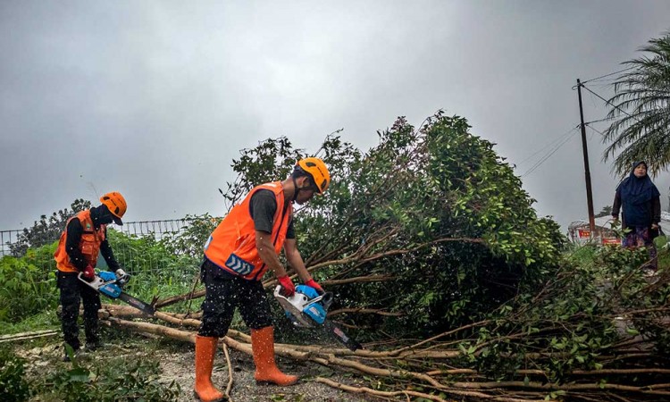 Sejumlah Rumah Rusak Akibat Bencana Tanah Longsor di Lembang