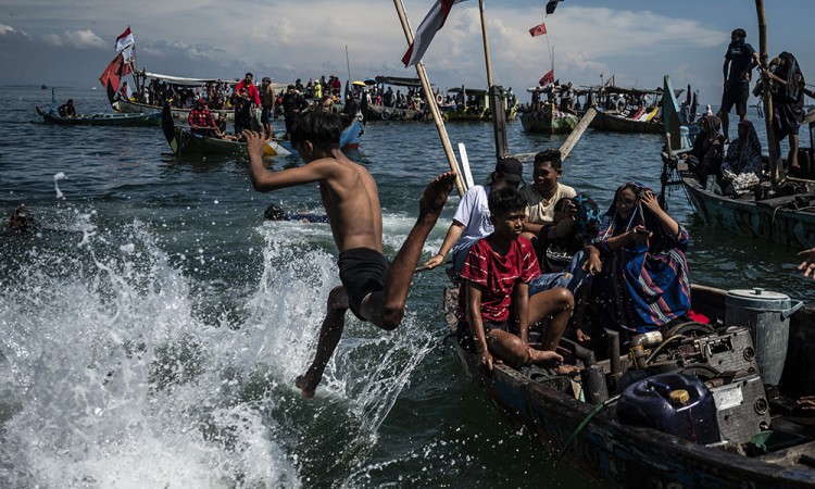 Sedekah Laut Nelayan Tambaklorok Semarang