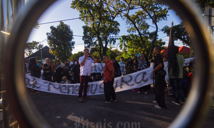 Demo Pedagang Kaki Lima