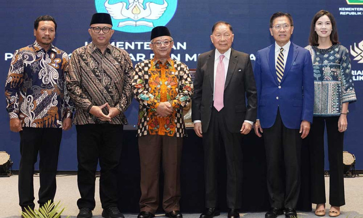 Riady Foundation Alokasikan Rp500 Miliar Untuk Transformasi 10 Juta Siswa Melalui Fondasi Ai-Stem