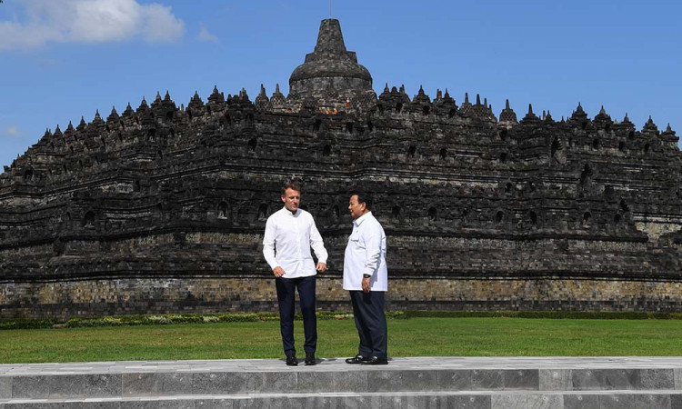 Presiden Prabowo dan Presiden Macron Kunjungi Candi Borobudur
