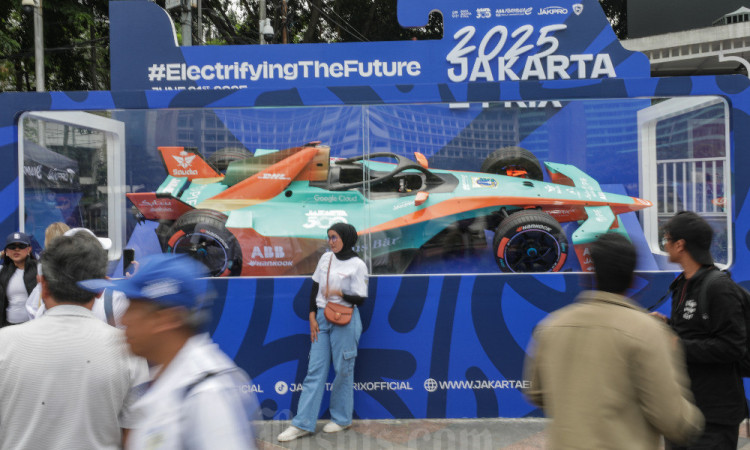 Jelang Formula E, Jakpro Pajang Replika Mobil Formula E Gen3 Evo