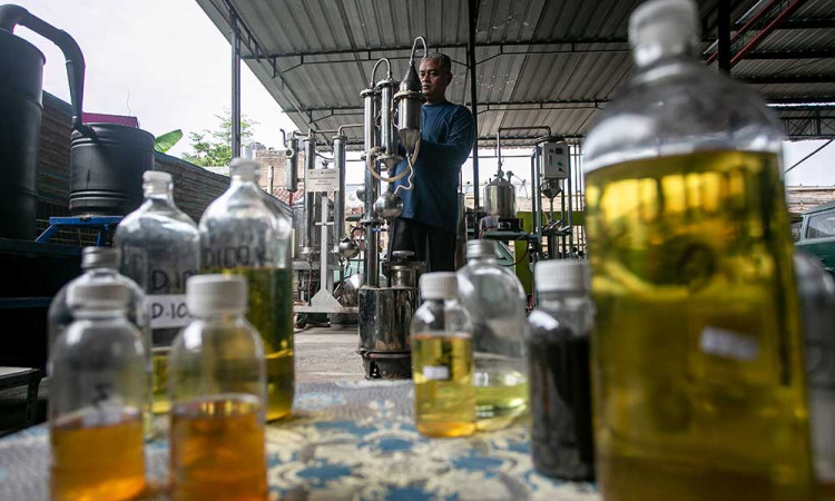 Pembuatan BBM Alternatif Dari Sampah Plastik