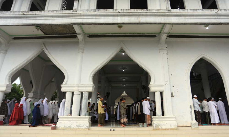 Sebagian Umat Islam di Aceh Baru Melaksanakan Salat Idul Adha