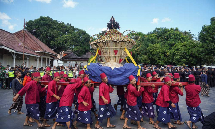 Keseruan Tradisi Grebeg Besar Keraton Yogyakarta