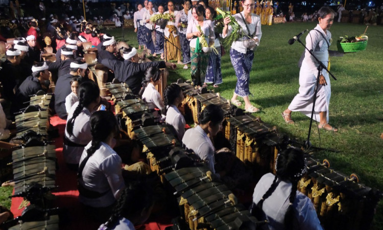 Perayaan Hari Tumpek Kerulut di Bali
