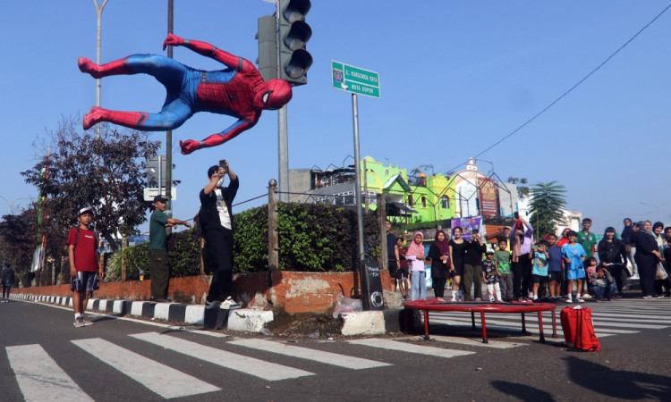 Antusias Hari Bebas Kendaraan Bermotor di Depok