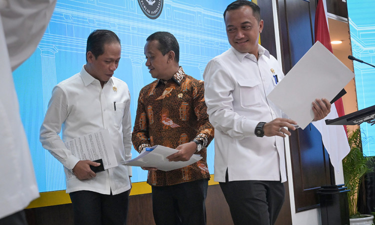 Pemerintah Cabut Empat IUP Nikel Raja Ampat