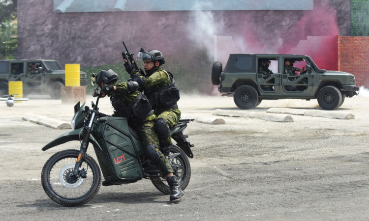 Demonstrasi Alutsista di Indo Defence Expo