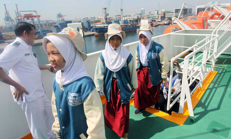 Pelni Ajak Ratusan Siswa SD Mengenal Wawasan Maritim Nusantara