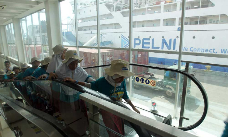 Pelni Ajak Ratusan Siswa SD Mengenal Wawasan Maritim Nusantara
