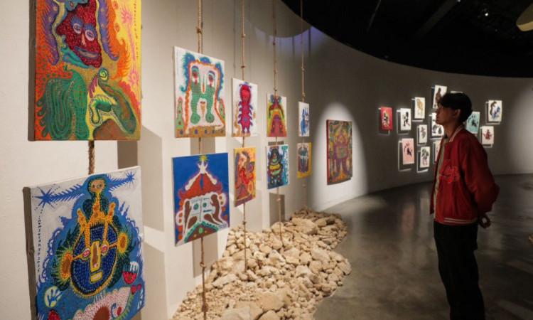 Pameran Staging Desires
