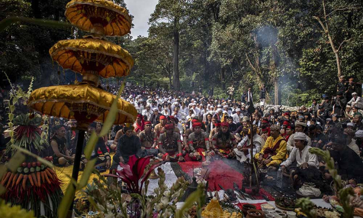 Upacara Adat Sunda Nusantara Sabuana Ngertakeun Bumi Lamba ke-17