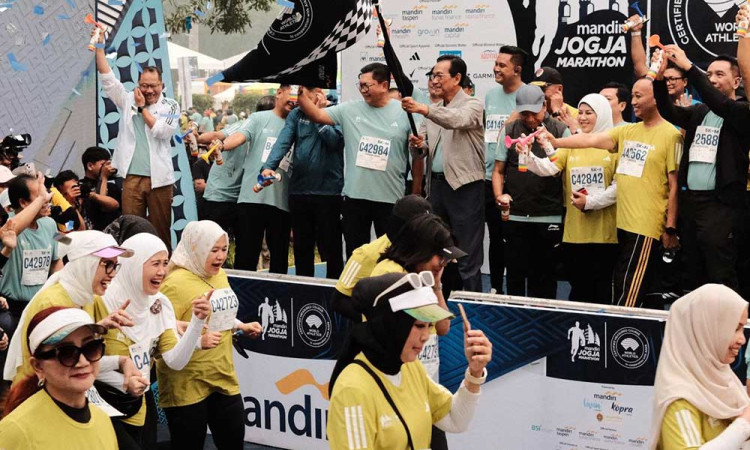 Ribuan Pelari Meriahkan Mandiri Jogja Marathon 2025