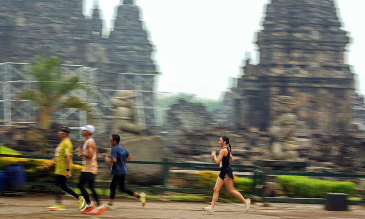 Ribuan Pelari Meriahkan Mandiri Jogja Marathon 2025