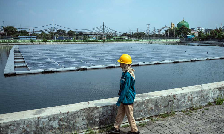 PLTS Terapung Tambaklorok di Semarang Memiliki Kapasitas 561,60 Kilowatt Peak (kWp)