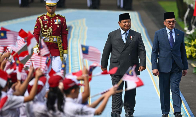 Presiden Prabowo dan PM Anwar Bertemu, Bahas Ambalat Hingga Palestina