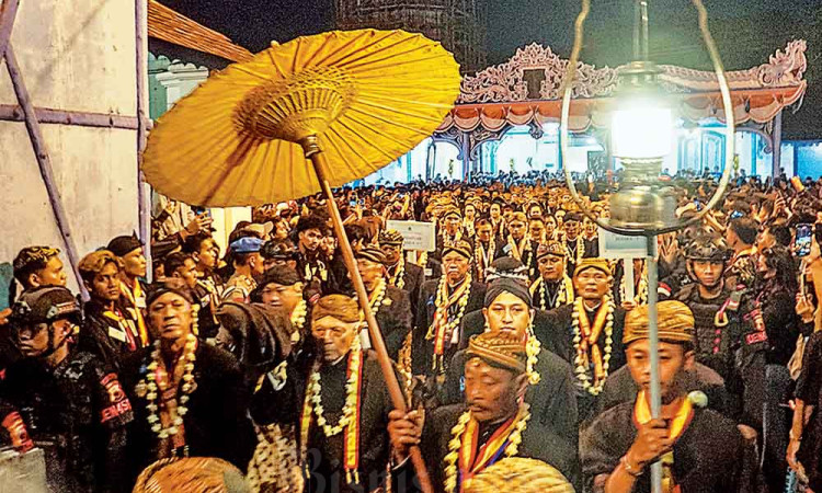 Kirab Malam 1 Suro di Keraton Kasunanan Surakarta