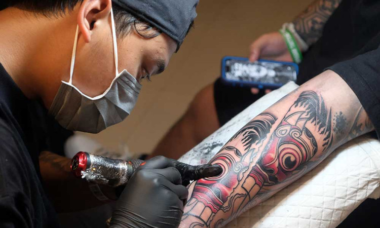 Puluhan Peserta Meriahkan Denpasar Tattoo Fest 2025