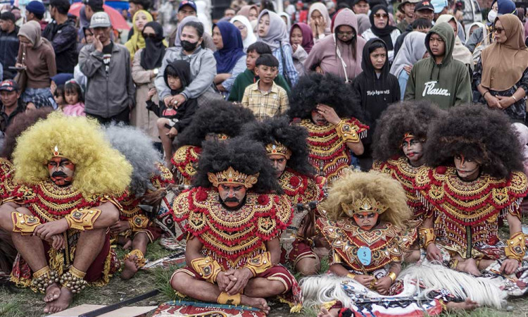 Kesenian Warga di Lereng Gunung Merapi dan Merbabu