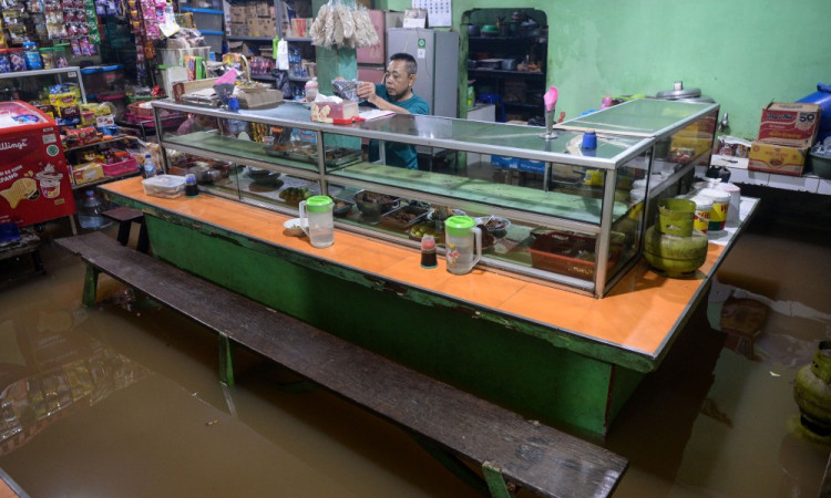 Banjir Akibat Luapan Kali Sabi di Tangerang
