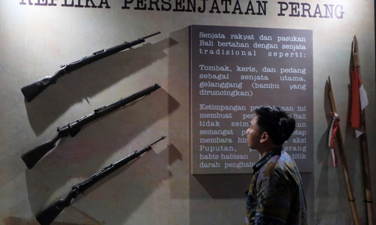 Pameran Pahlawan Pembela Tanah Air di Bali