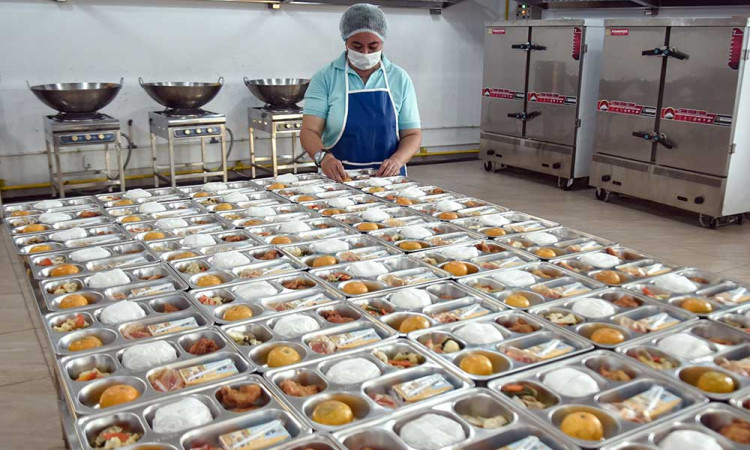 Menko AHY Resmikan Dapur Makan Bergizi Gratis di Bekasi