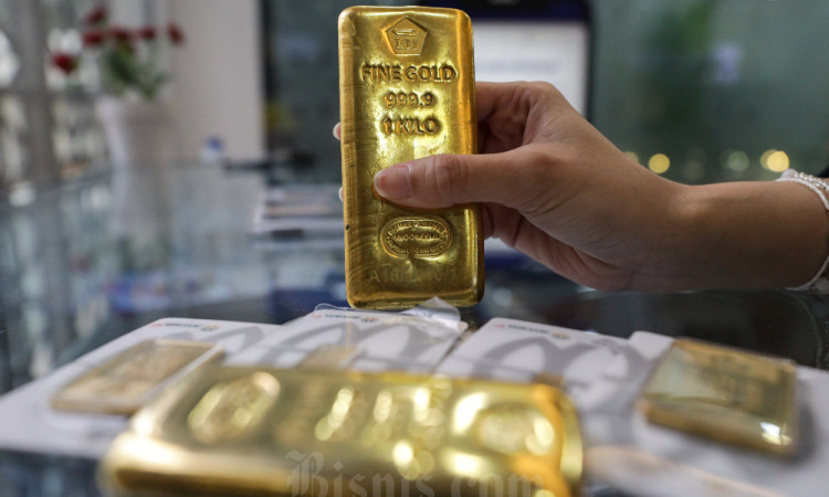 Harga Emas Antam Turun Pada Awal Pekan Ini
