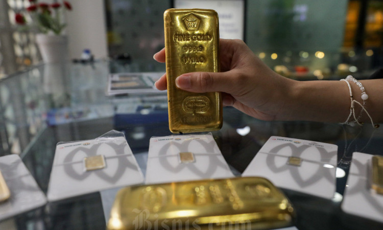 Harga Emas Antam Turun Pada Awal Pekan Ini