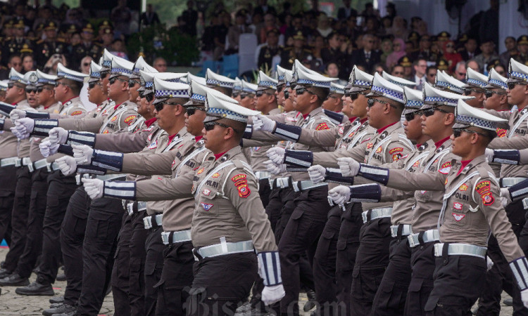 Presiden Prabowo Pimpin Upacara HUT Bhayangkara di Monas